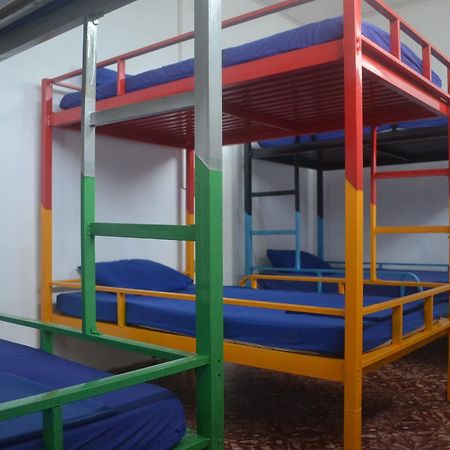Here Be Dragons Hostel Battambang Luaran gambar