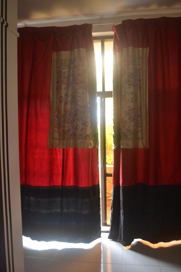 Here Be Dragons Hostel Battambang Luaran gambar